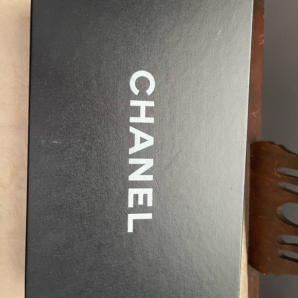 Authentic pre loved Chanel Leather Ballet Flats 36.5 Patent Cap Toe - Picture 7 of 16